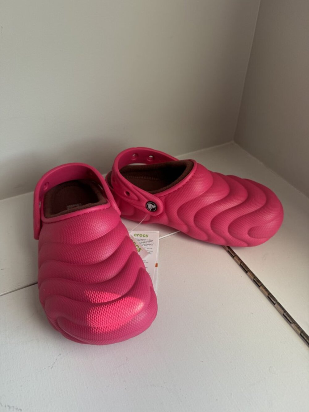 NEW Crocs Classic Lined Overpuff Clog Scarlet Pink Size Womens 6 $65 [jb] - Picture 11 of 16